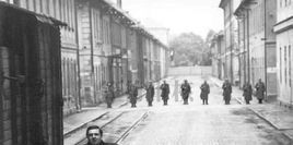 《拉耶地區的運輸工具》 《拉耶地區的運輸工具》