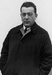 劉易斯·邁爾斯通