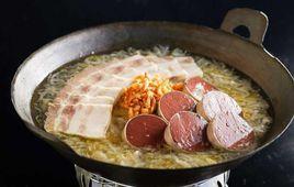 酸菜燉白肉血腸 酸菜燉白肉血腸