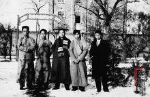 1933年北平中法大學留影（右二覃子豪）