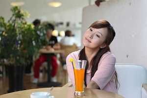 劇照——東北美女，潘陽，俏皮可人。