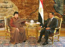 卡扎菲(左)與埃及前總統穆巴拉克