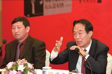 喻大華與閻崇年