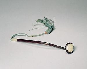 紫檀嵌玉雲頭式如意 紫檀嵌玉雲頭式如意