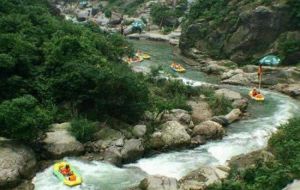 西嶺峽谷漂流 西嶺峽谷漂流