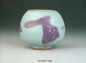 宋鈞窯天藍釉紫紅斑雞心罐