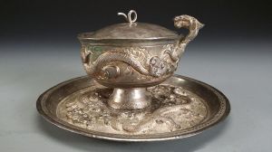 龍紋銀盞 龍紋銀盞