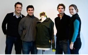 英國科學家發明“抱抱背心” 充氣後能安撫焦慮情緒