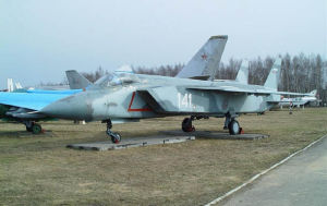 雅克-141超音速垂直起降戰鬥機 雅克-141超音速垂直起降戰鬥機