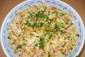 魷魚火腿腸蛋炒飯 魷魚火腿腸蛋炒飯