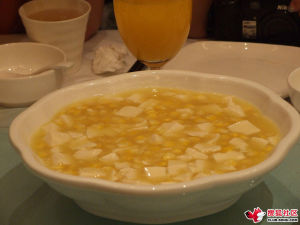 雞湯煨豆花 雞湯煨豆花