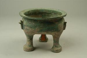 春秋夔龍紋銅鬲 春秋夔龍紋銅鬲