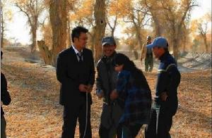 導演陸江給王雅捷曹衛宇說戲