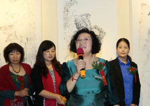 鄒藍天在作品拍賣會上