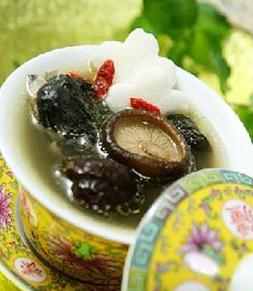 補血安胎山藥烏雞湯 補血安胎山藥烏雞湯