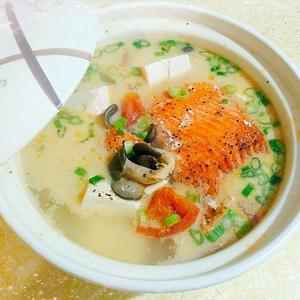 三文魚豆腐湯 三文魚豆腐湯