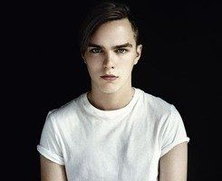 nicholashoult nicholashoult