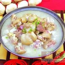 豬蹄燉絲瓜豆腐