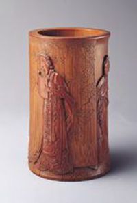 明代朱三松雕竹窺簡圖筆筒 明代朱三松雕竹窺簡圖筆筒