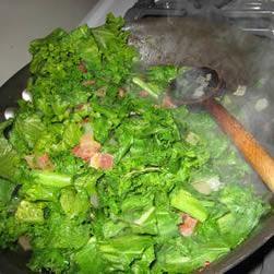 香辣芥菜炒燻肉