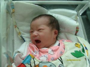 新生兒嘔血和便血