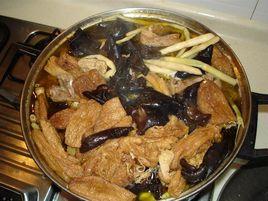 黃花菜煲老鴨 黃花菜煲老鴨