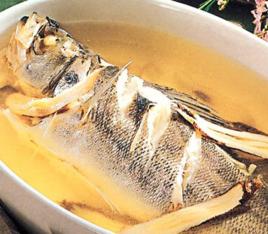 黃芪桂皮鯽魚湯 黃芪桂皮鯽魚湯