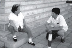 張平在走訪民眾