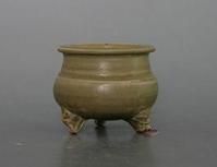 金耀州窯青釉三足爐