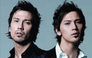 去到最遠轉右 去到最遠轉右