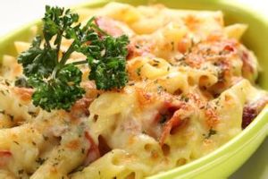 培根蛋黃面 培根蛋黃面