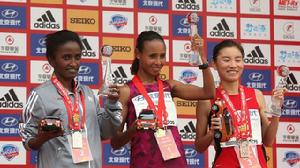女子全程馬拉松頒獎
