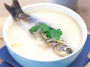 奶湯熬鯉魚 奶湯熬鯉魚