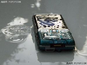 索尼愛立信 c702320萬像素還有GPS索愛C702京城先到