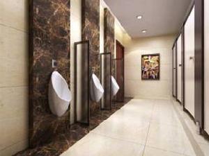 港前經貿中心 港前經貿中心