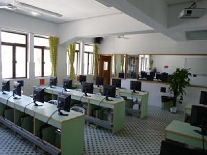電腦室