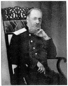 身著戎裝的居伊