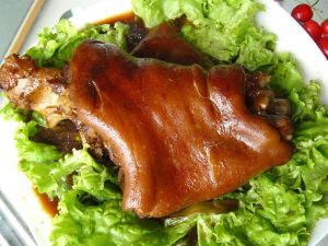 花生燉豬肘 花生燉豬肘