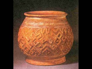 白陶刻幾何紋瓿 白陶刻幾何紋瓿