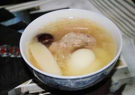 銀耳海底椰瘦肉湯 銀耳海底椰瘦肉湯