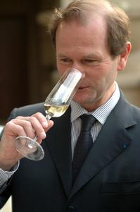 皮埃爾&middot;柳頓先生在品鑑會上