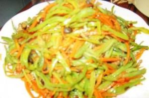 胡蘿蔔炒油豆角 胡蘿蔔炒油豆角