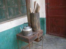 一種自動落柴爐 一種自動落柴爐