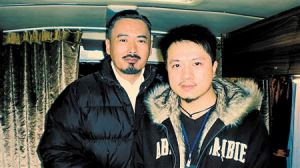 拍《讓子彈飛》時 七哥與周潤發合影