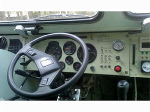 紅旗-7B發射車內景