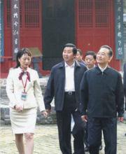 2008年5月10日溫家寶總理參觀南陽臥龍崗