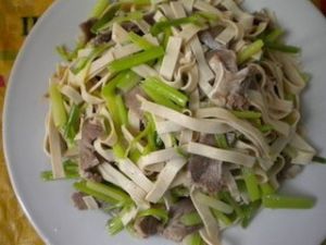 肉絲炒千張芹菜 肉絲炒千張芹菜