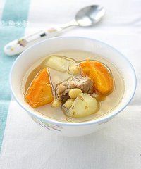 紅蘿蔔馬蹄黃豆煲兔肉 紅蘿蔔馬蹄黃豆煲兔肉