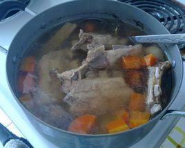 竹蔗紅蘿蔔豬骨湯 竹蔗紅蘿蔔豬骨湯