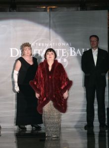 名媛周采茨主席元媛舞會行禮及尚美授冠儀式